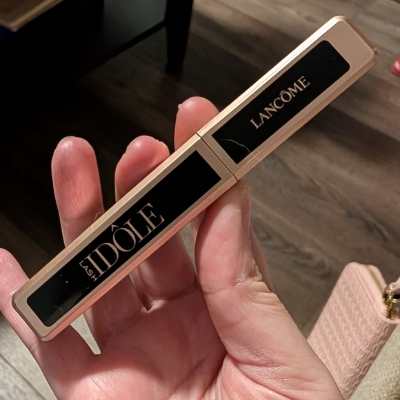 Lancôme Lash Idôle Lash-Lifting & Volumizing Mascara in glossy black - Picture 1 of 3
